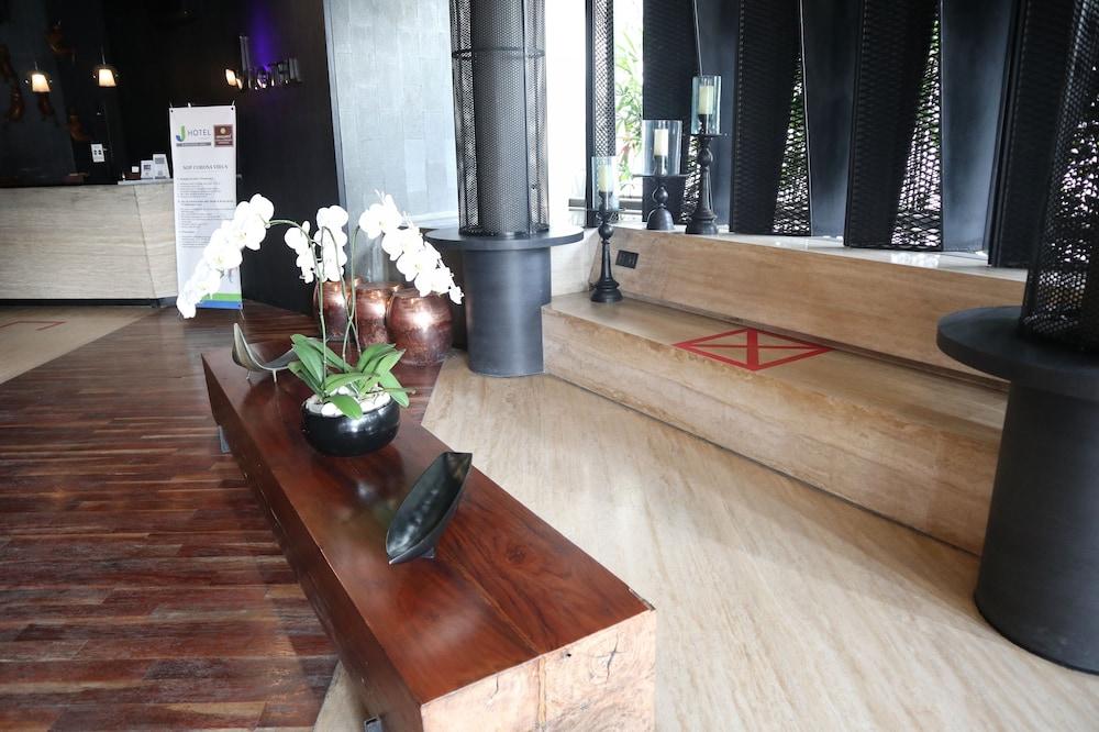 J Hotel Kuta Kuta  Exterior photo
