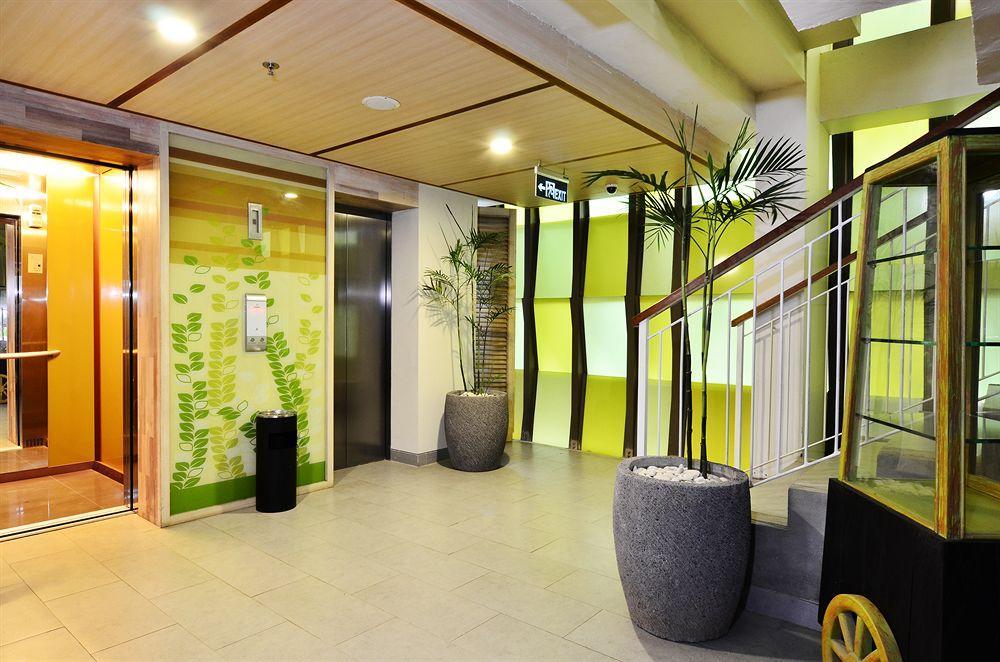 J Hotel Kuta Kuta  Exterior photo